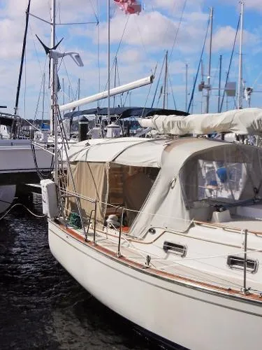 Slide: The Image of Island Packet 31 Cutter 1987 - 2