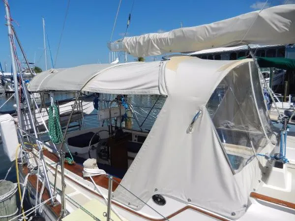 Slide: The Image of Island Packet 31 Cutter 1987 - 3