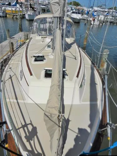 Slide: The Image of Island Packet 31 Cutter 1987 - 5