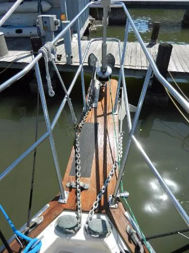 Slide: The Image of Island Packet 31 Cutter 1987 - 6