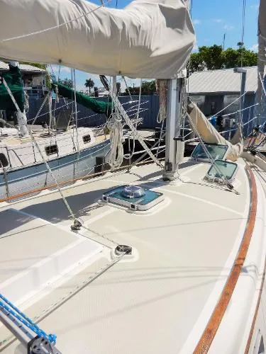 Slide: The Image of Island Packet 31 Cutter 1987 - 7