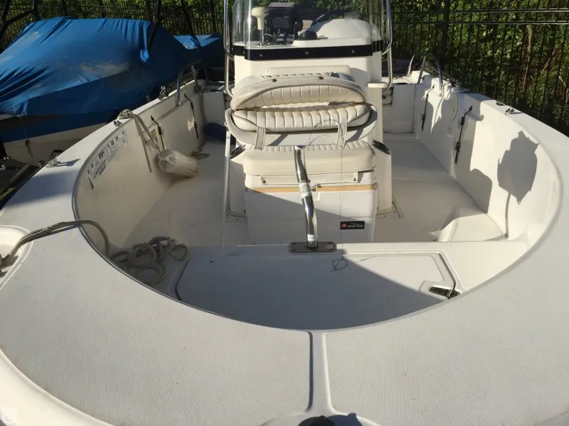 Slide: The Image of Boston Whaler 180 Dauntless 2004 - 2