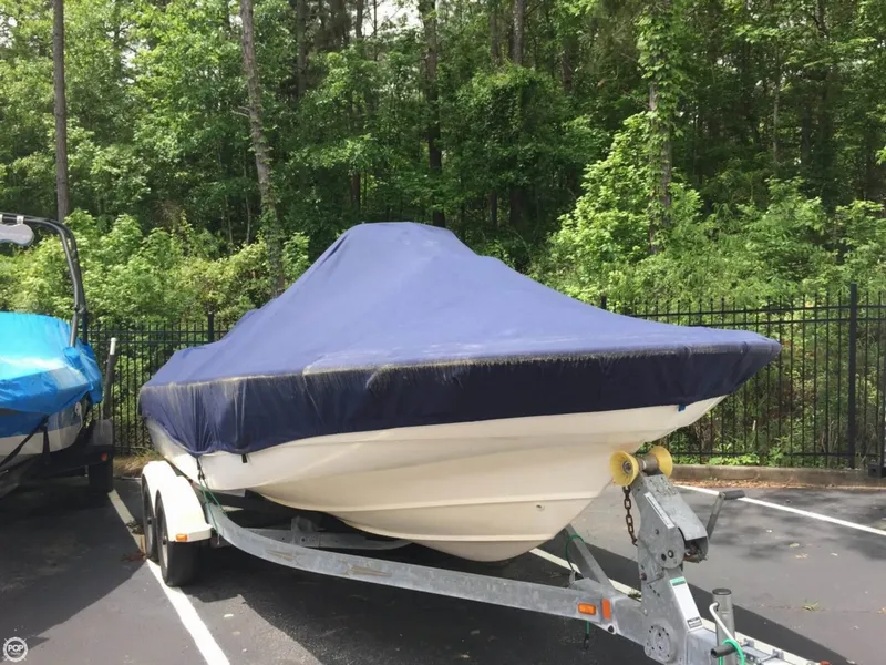 Slide: The Image of Boston Whaler 180 Dauntless 2004 - 3