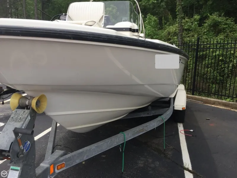 Slide: The Image of Boston Whaler 180 Dauntless 2004 - 6