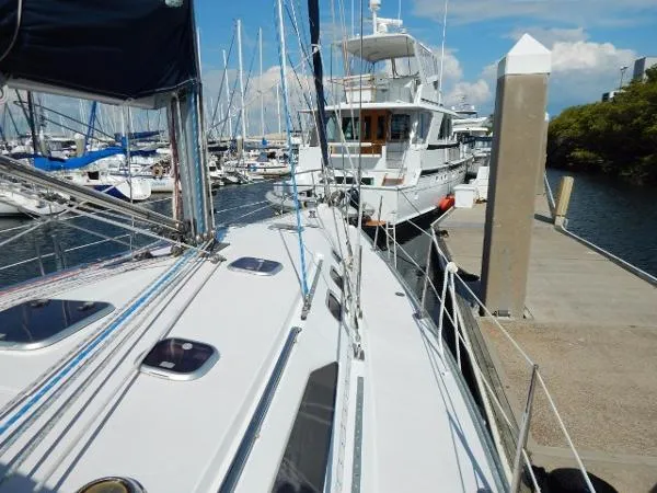 Slide: The Image of Catalina 400 2000 - 6