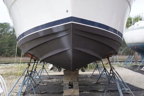 Slide: The Image of Bayliner 4087 Cockpit Motoryacht/Cummins 270's 2000 - 3