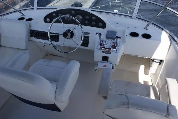 Slide: The Image of Bayliner 4087 Cockpit Motoryacht/Cummins 270's 2000 - 6