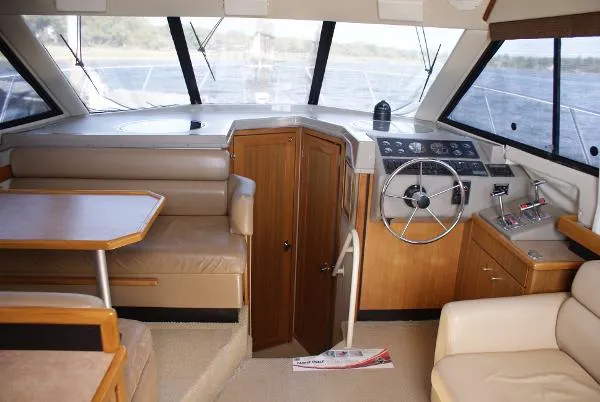Slide: The Image of Bayliner 4087 Cockpit Motoryacht/Cummins 270's 2000 - 8