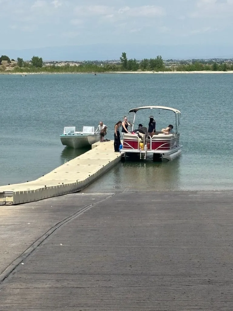 Slide: The Image of Tracker 20 DLX 2023 - 6