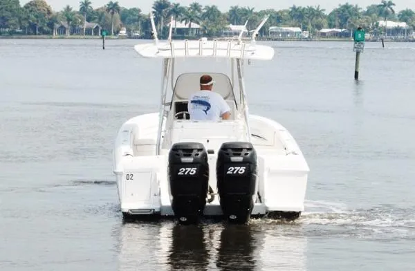 Slide: The Image of Intrepid 300 Center Console 2007 - 7