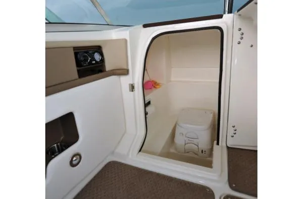 Slide: The Image of Sea Ray 250 SLX - Certified Preowned 2012 - 3
