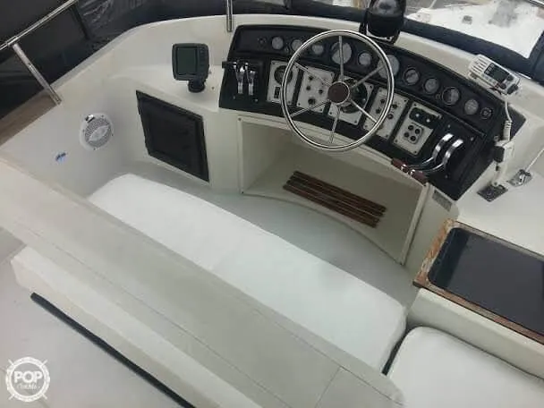 Slide: The Image of Carver Yachts 2827 Voyager 1987 - 11