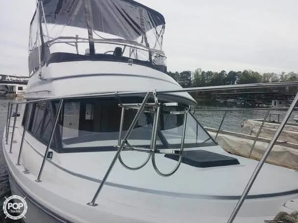 Slide: The Image of Carver Yachts 2827 Voyager 1987 - 4