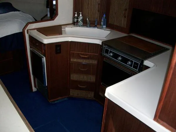 Slide: The Image of Sea Ray 34 Express Cruiser 1986 - 10