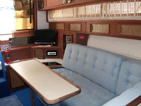 Slide: The Image of Sea Ray 34 Express Cruiser 1986 - 6