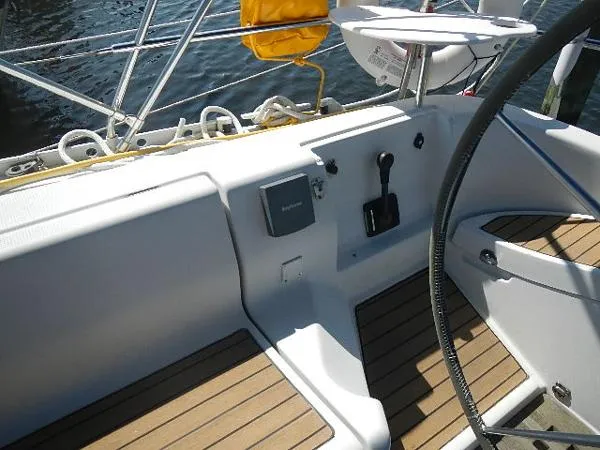 Slide: The Image of Beneteau 38s5 1993 - 8