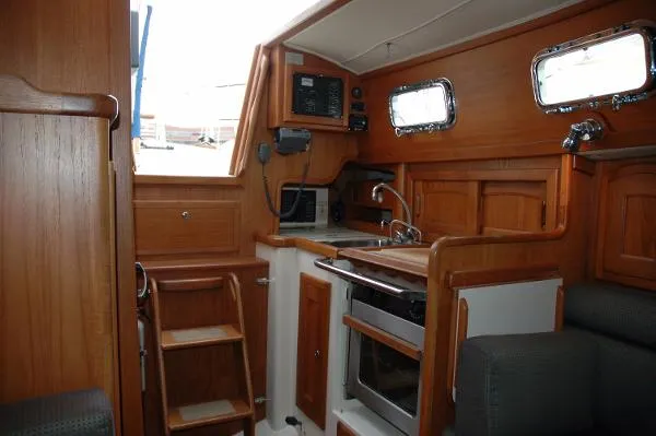 Slide: The Image of Pacific Seacraft Dana 24 2001 - 2