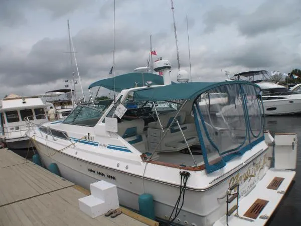 Slide: The Image of Sea Ray 390 Express Cruiser 1989 - 2
