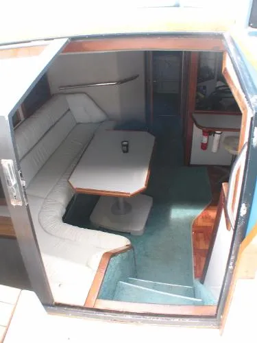 Slide: The Image of Sea Ray 390 Express Cruiser 1989 - 8