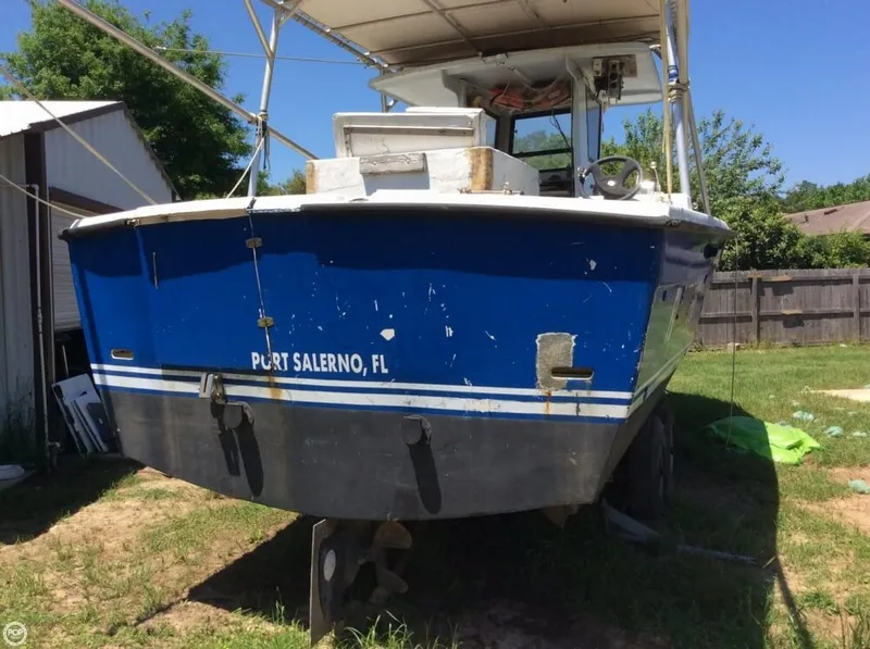 Slide: The Image of Chris-Craft 28 1977 - 11