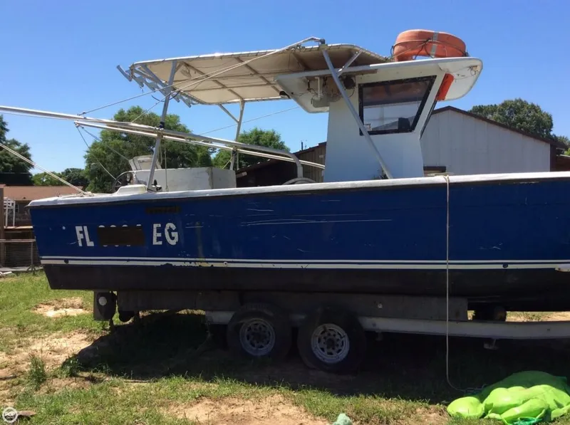 Slide: The Image of Chris-Craft 28 1977 - 6