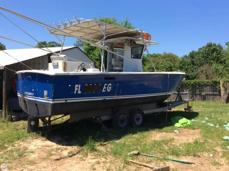 Slide: The Image of Chris-Craft 28 1977 - 8