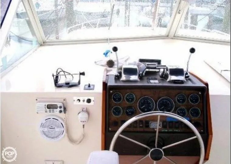 Slide: The Image of Chris-Craft 350 Catalina 1983 - 4