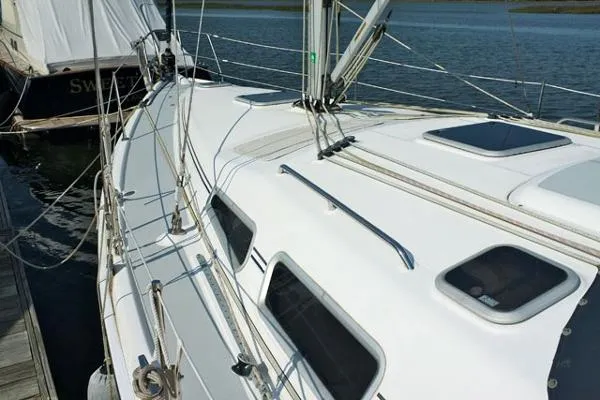 Slide: The Image of Hunter 41 AC 2004 - 4