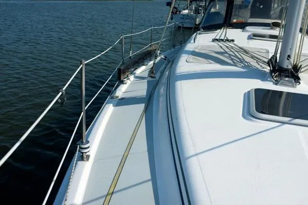 Slide: The Image of Hunter 41 AC 2004 - 6