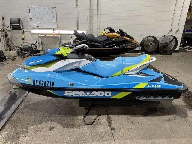 Slide: The Image of Sea-Doo GTI 2015 - 3