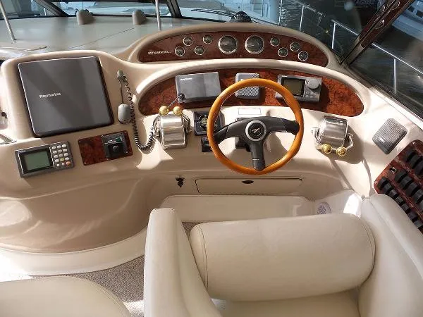 Slide: The Image of Sea Ray Sundancer 460 2000 - 10