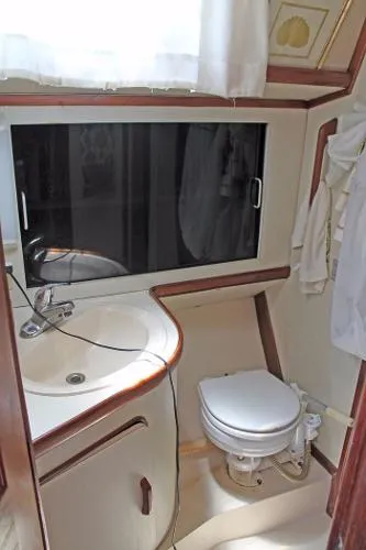 Slide: The Image of Gulfstar 45 Hirsch Center Cockpit 1985 - 10