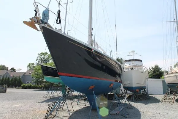 Slide: The Image of Gulfstar 45 Hirsch Center Cockpit 1985 - 3