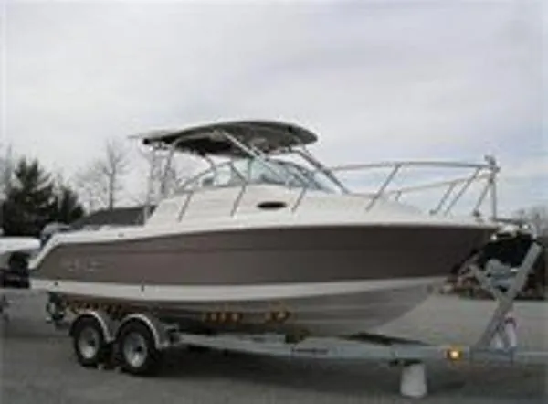 Slide: The Image of Robalo R-245 2010 - 9