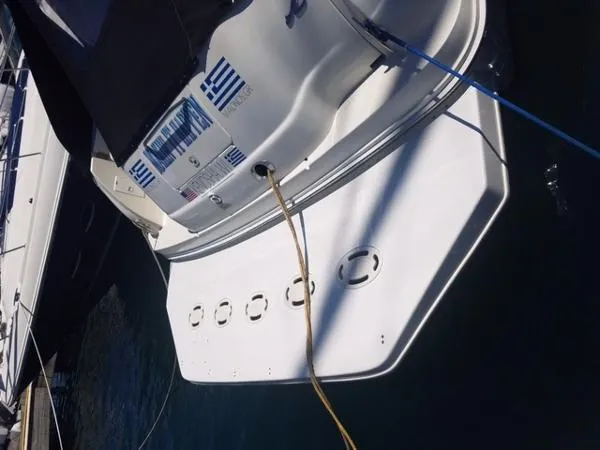 Slide: The Image of Sea Ray 410 Sundancer 2000 - 2