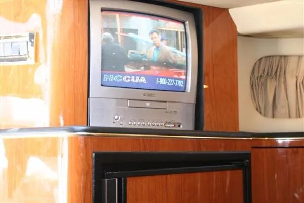 Slide: The Image of Sea Ray 410 Sundancer 2000 - 4