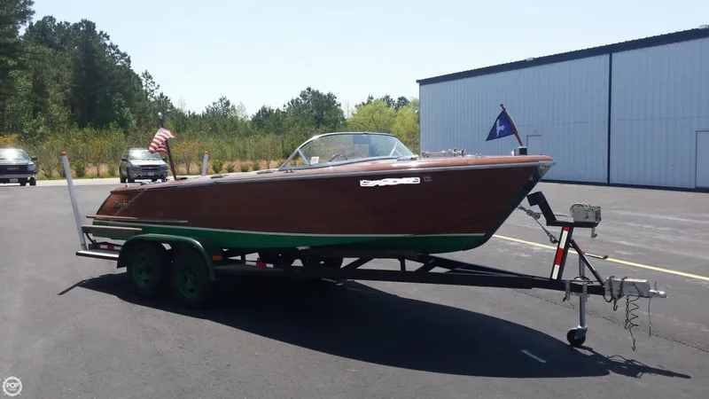 Slide: The Image of Classic Era Watercraft 20 Riviera Runabout 1985 - 3