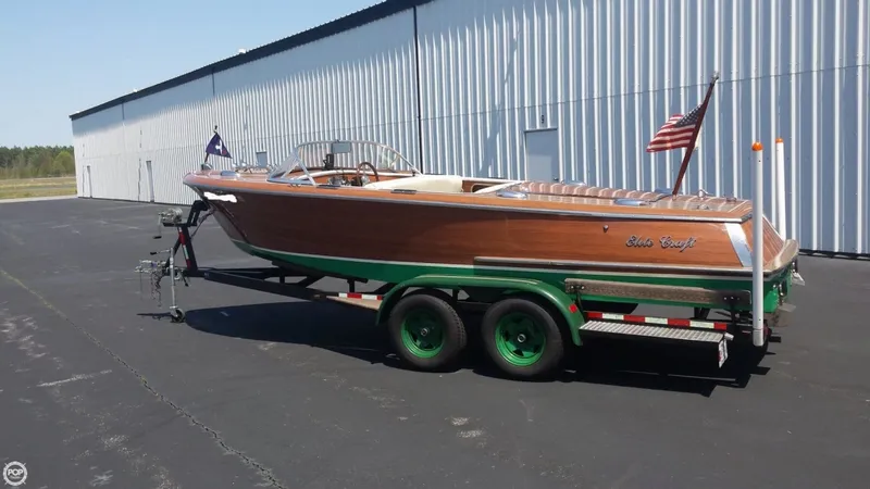 Slide: The Image of Classic Era Watercraft 20 Riviera Runabout 1985 - 5