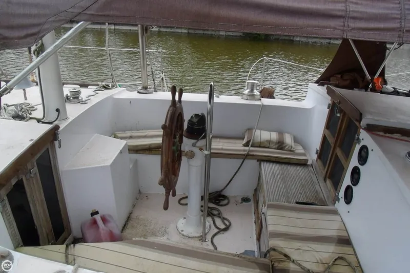 Slide: The Image of Islander 41 Freeport Ketch 1976 - 11