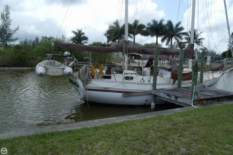 Slide: The Image of Islander 41 Freeport Ketch 1976 - 3