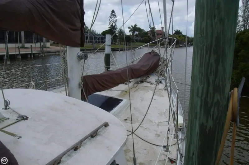 Slide: The Image of Islander 41 Freeport Ketch 1976 - 4