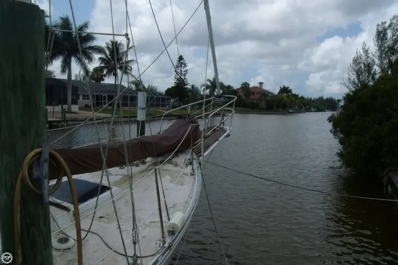 Slide: The Image of Islander 41 Freeport Ketch 1976 - 7