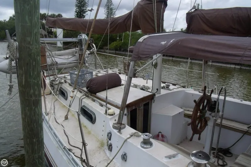Slide: The Image of Islander 41 Freeport Ketch 1976 - 9