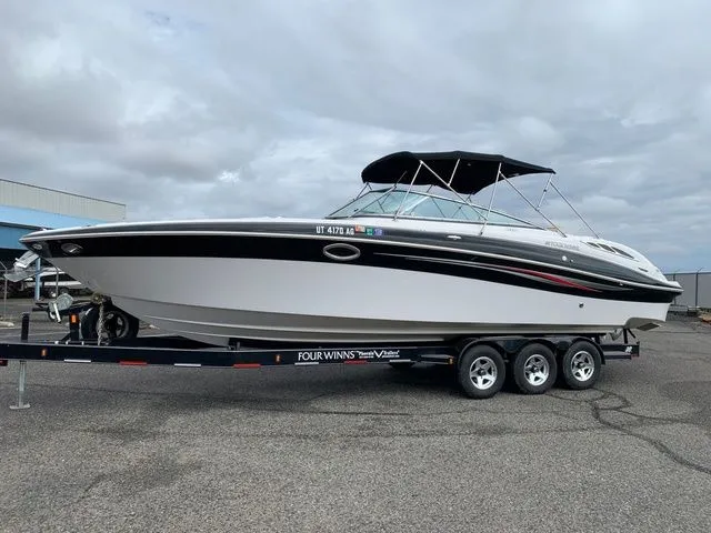 The Image of Four Winns 310 Horizon 2008 - 1