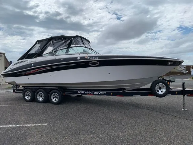 Slide: The Image of Four Winns 310 Horizon 2008 - 11