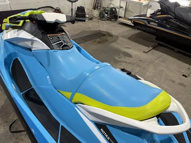 Slide: The Image of Sea-Doo GTI 2015 - 9
