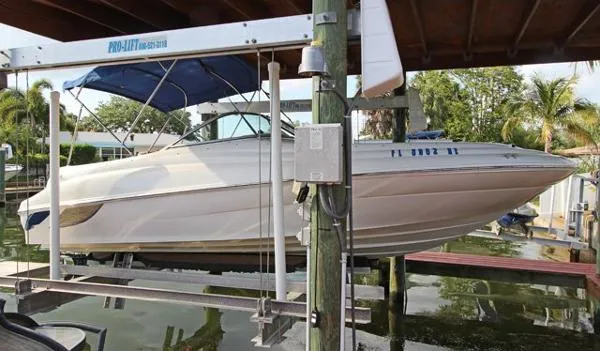 Slide: The Image of Sea Ray 210 Sundeck 1999 - 1