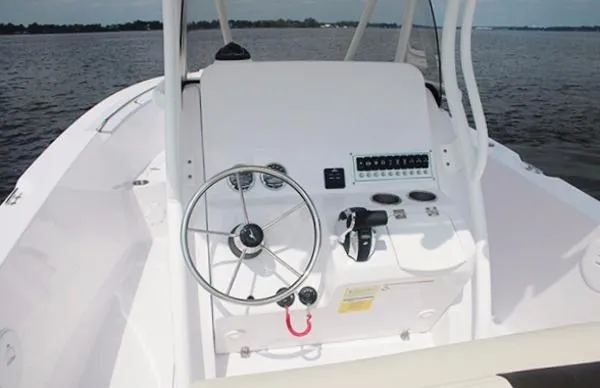Slide: The Image of Pro-Line 23 Center Console Sport 2014 - 2