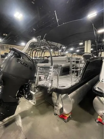 Slide: The Image of Godfrey Monaco 255 SFL - Suzuki 350 2026 - 3