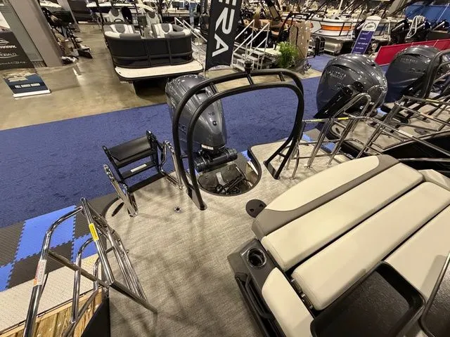 Slide: The Image of Godfrey Monaco 255 SFL - Yamaha 450 XTO 2026 - 10